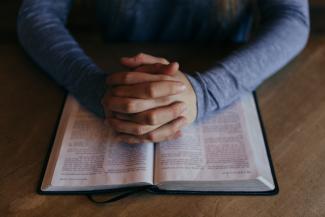 Bild Demokratie und Religionsunterricht | © Patrick Fore / Unsplash