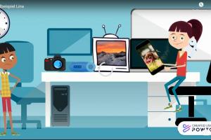 Powtoon-Videoausschnitt zeigt Mädchen am Schreibtisch vor diversen digitalen Geräten