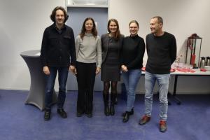 Das Bild zeigt das neue HSE-Direktorium mit Prof. Dr. Michael Haus, Prof. Dr. Ingrid Lohmann, Prof. Dr. Silke Hertel, Prof. Dr. Marita Friesen, Prof. Dr. Manfred Seidenfuß. Nicht im Bild sind die Direktoriumsmitglieder Prof. Dr. Tobias Dörfler, Dr. Sebastian Mahner, Dr. Christiane Wienand.