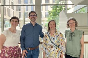 Das Bild zeigt Dr. Hendrik Kasten und Prof. Dr. Susann Schäfer, eingerahmt von Dr. Anuschka Holste-Massoth und  Dr. Christiane Wienand.