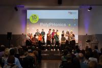 Die PolyPHonics auf der Bühne der voll besetzten Festhalle
